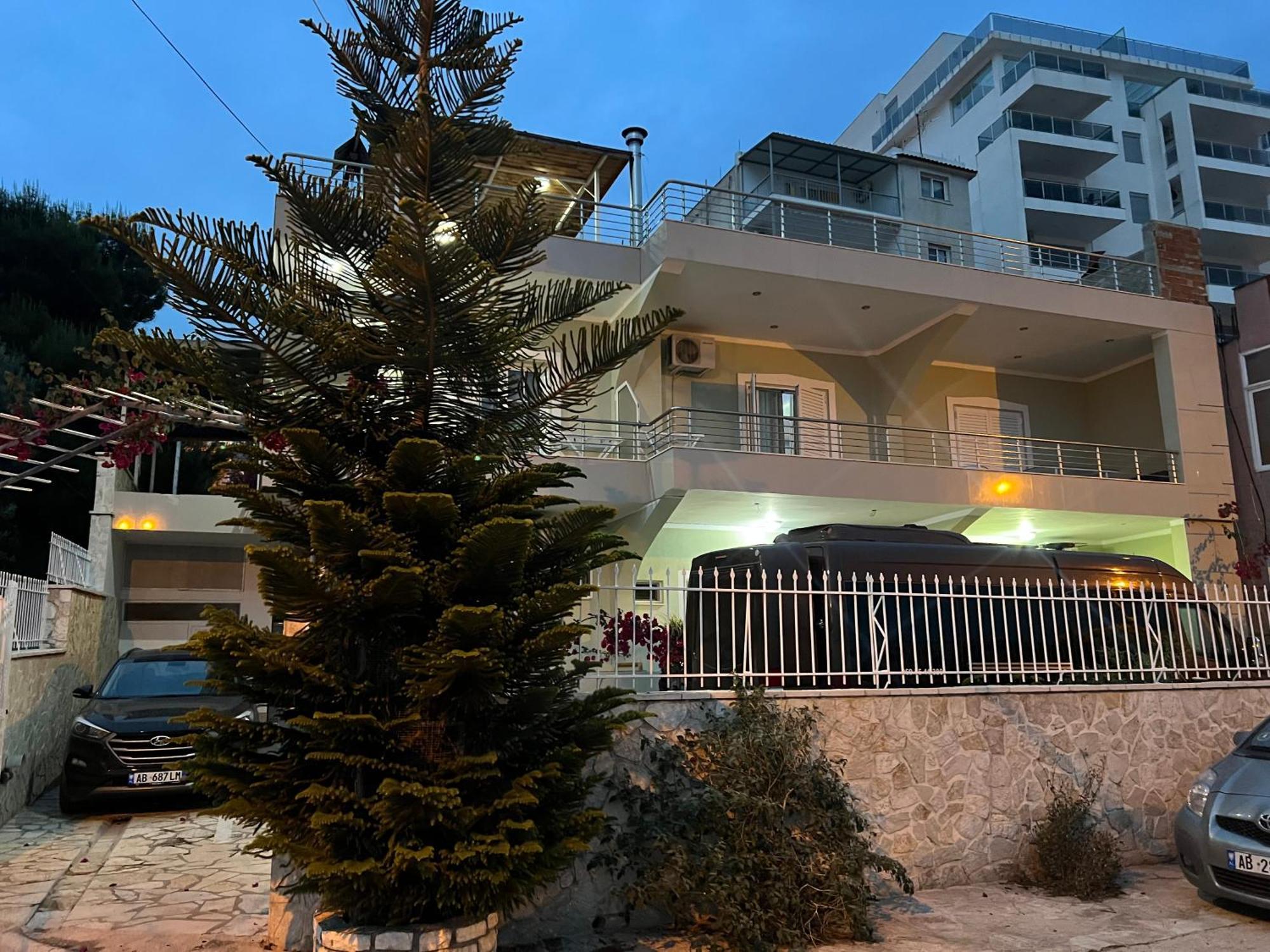 Golden Apartment Sarandë Exterior foto