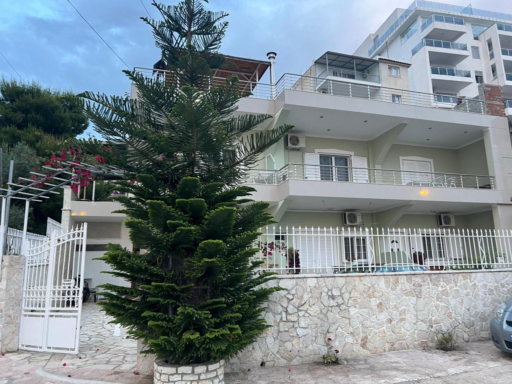Golden Apartment Sarandë Exterior foto