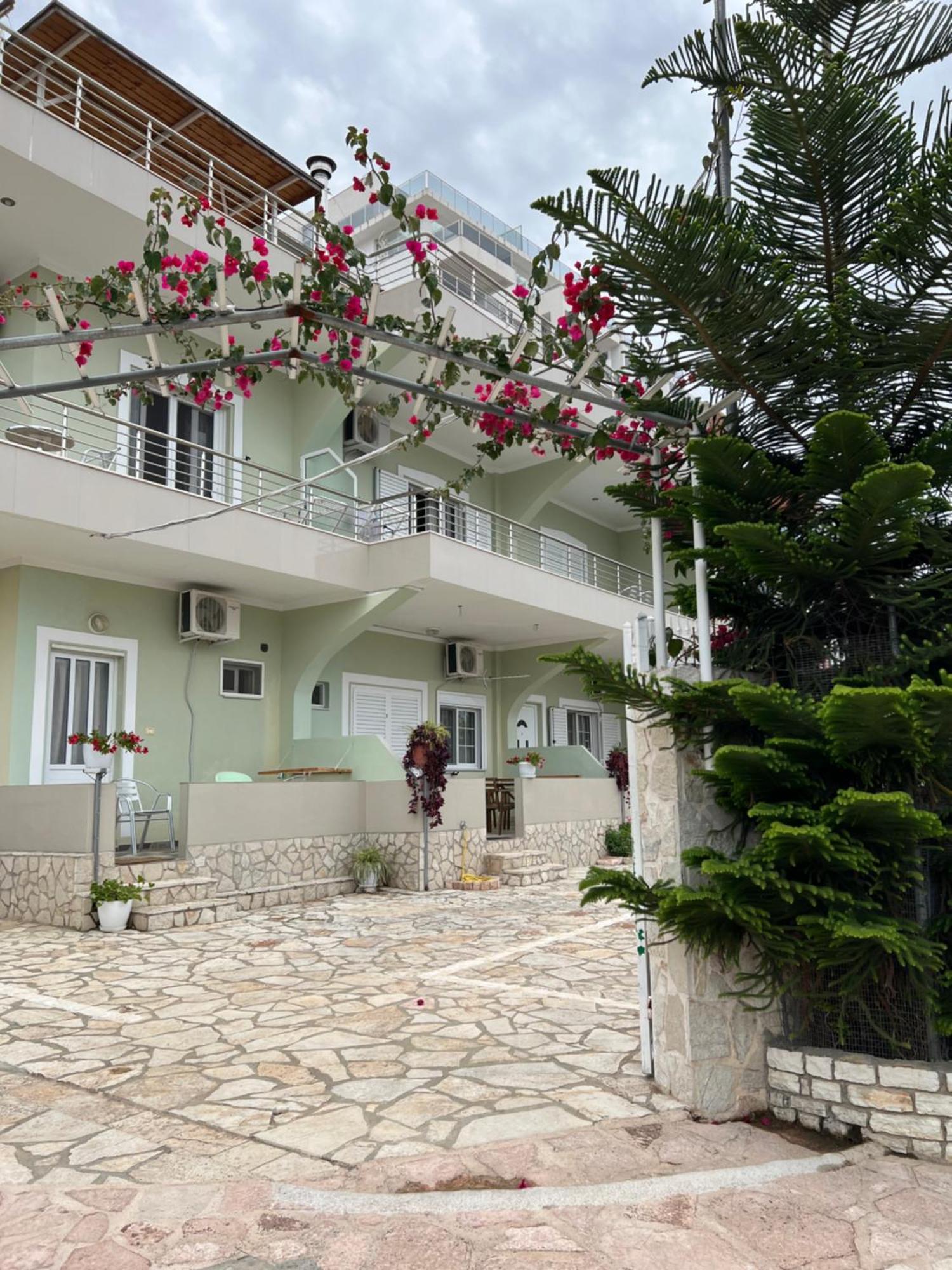 Golden Apartment Sarandë Exterior foto